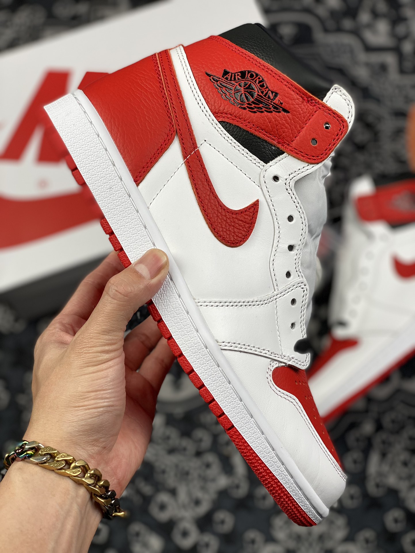 Air Jordan 1 High OG Heritage