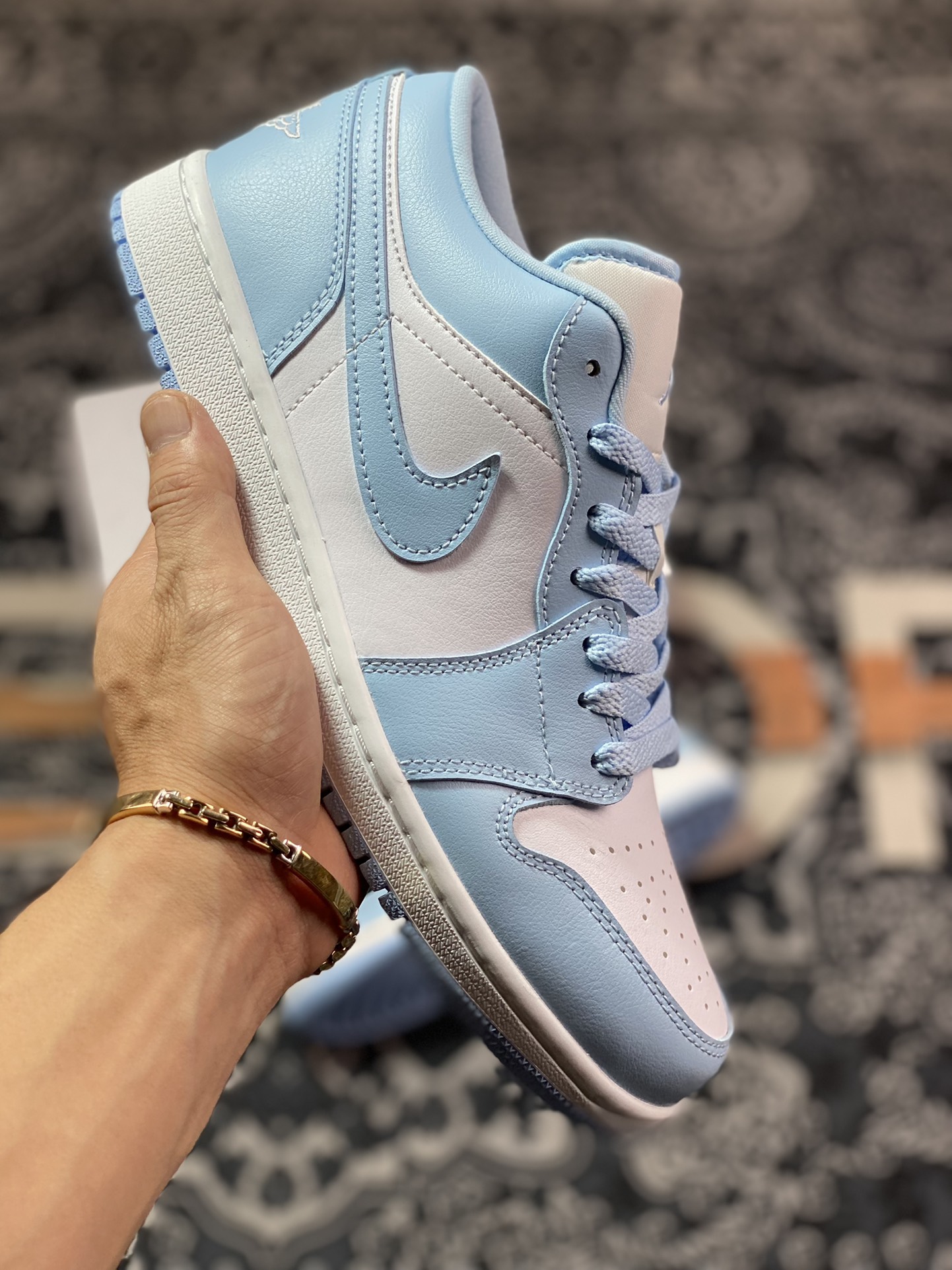 Air Jordan 1 Low Aluminum