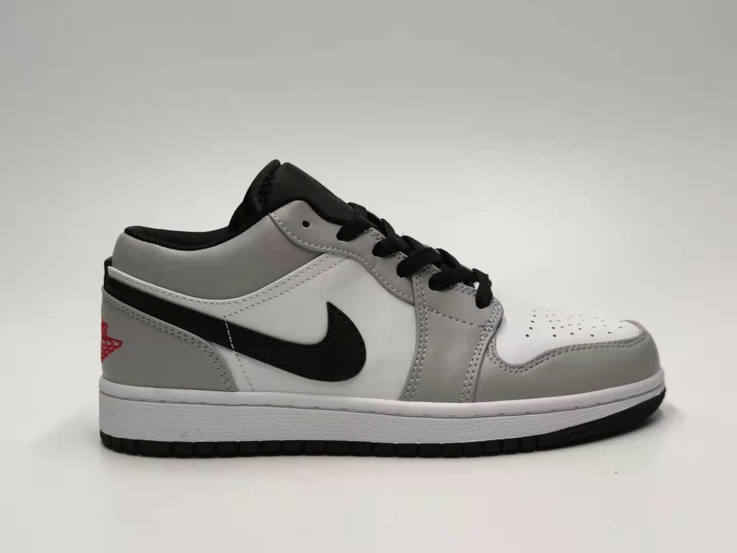 Air Jordan 1 Low 'Light Smoke Grey'