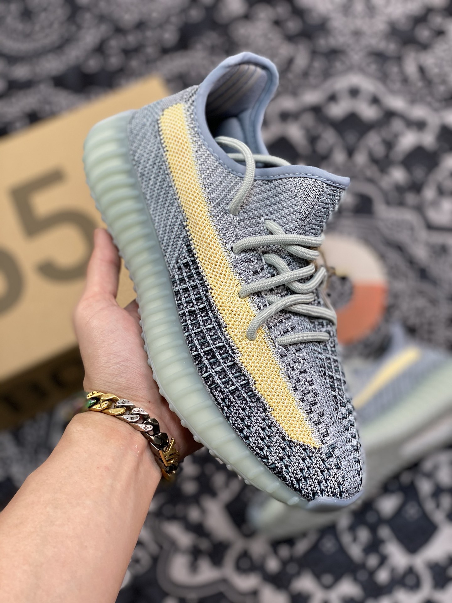 Yeezy Boost 350V2